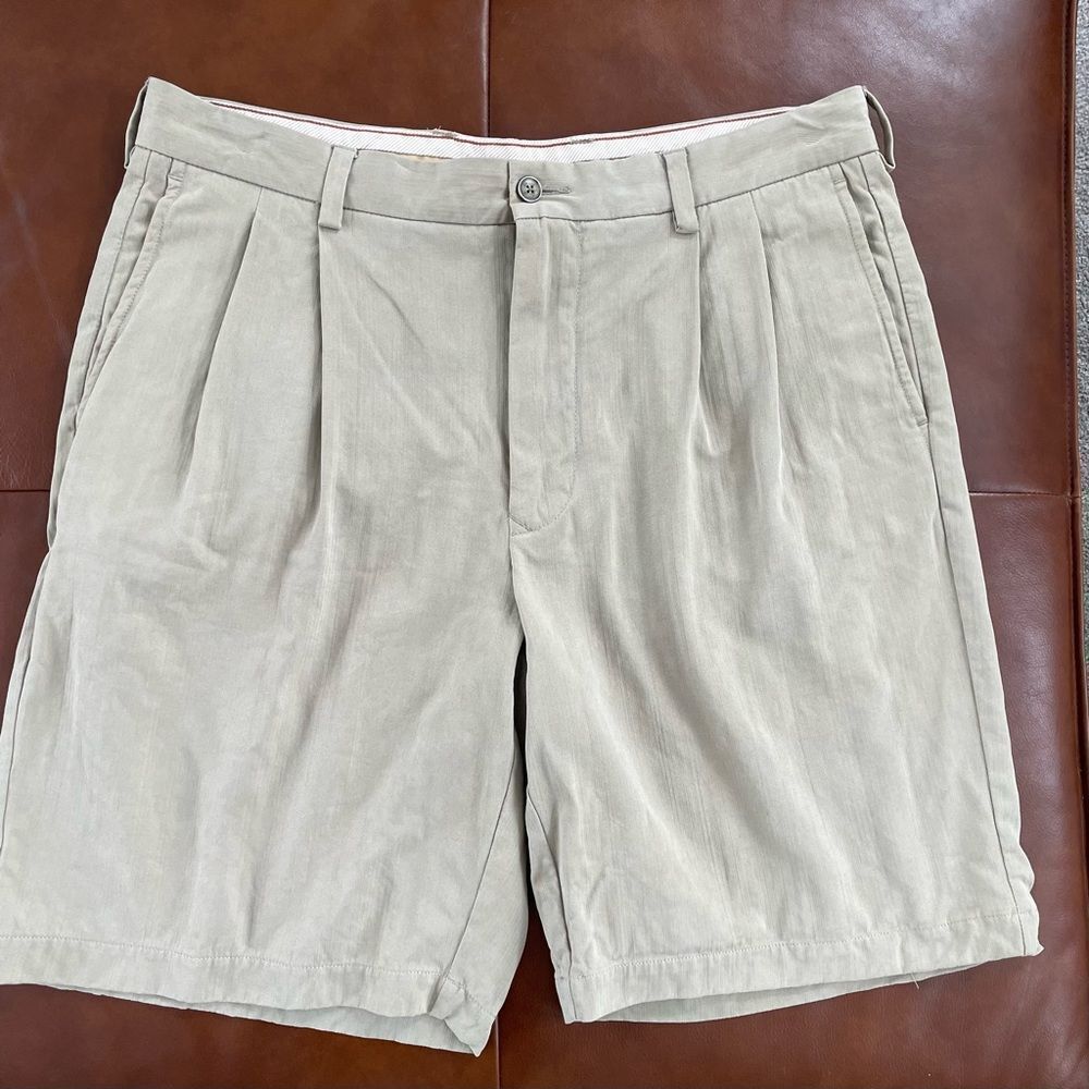Tommy Bahama Silk Linen Micro Herringbone Tan Front Pleat Shorts 36 9.5” Inseam